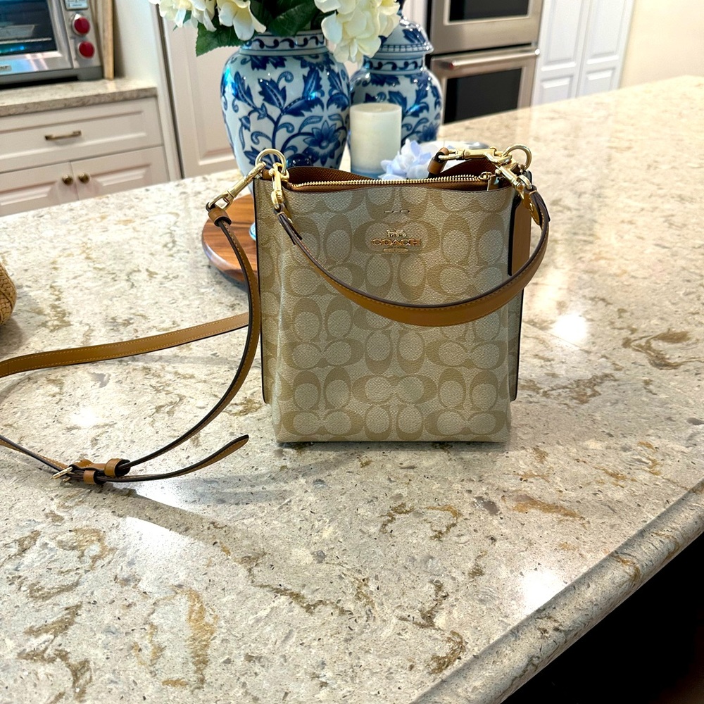 Coach Molly bucket bag